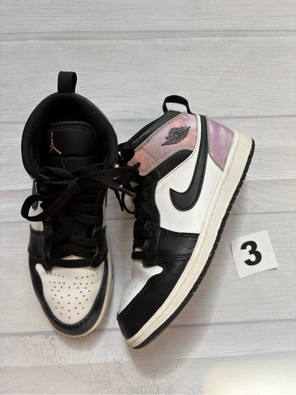 Nike Jordan Kids Air Jordan 1 Mid White, Black & Pink Pearl